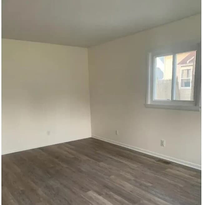 Building Photo - 5260 South St