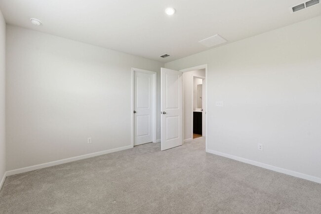 Building Photo - New Build Townhome