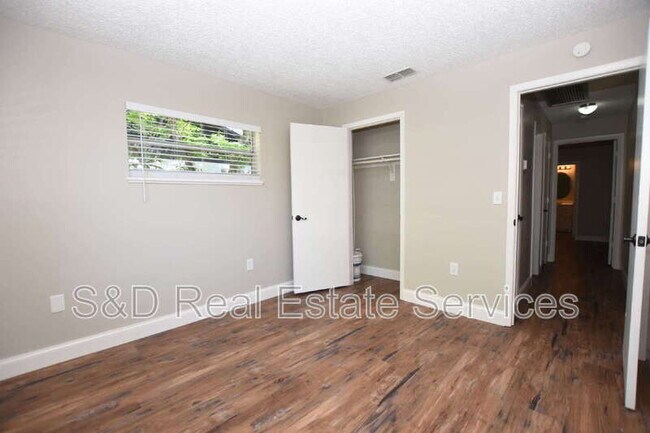 Building Photo - 1224 Waterview Blvd E