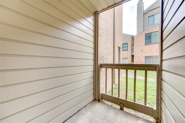Building Photo - 2023 Gentryside Dr