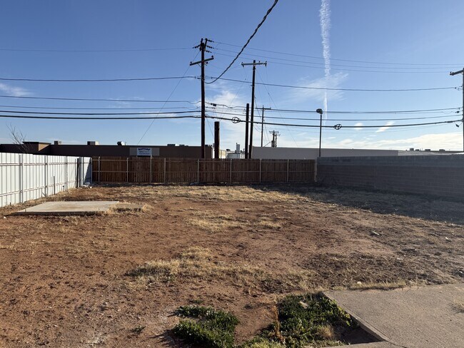 Building Photo - 3504 Thomas Ave