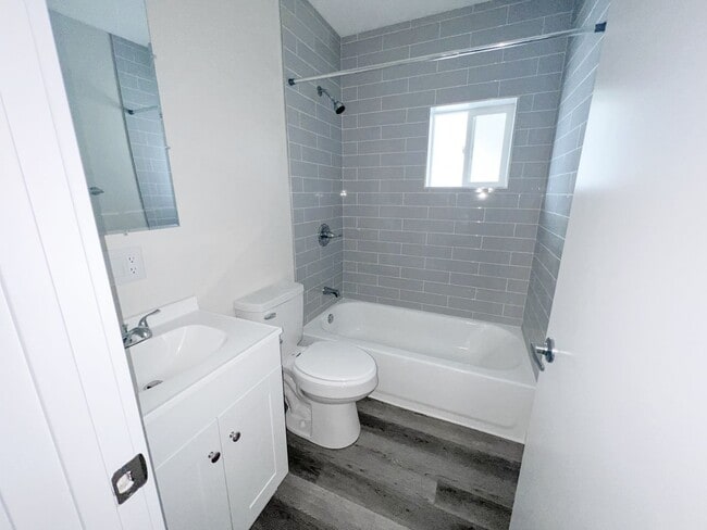 Building Photo - A591