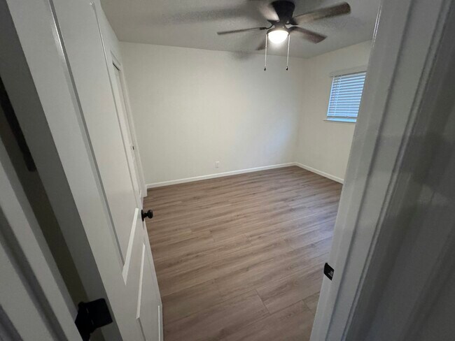 Building Photo - 2122 N Glenn Ave