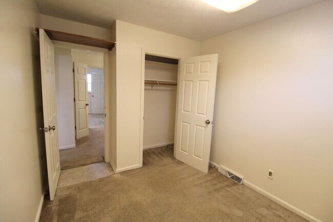 Building Photo - 1331 Devon Ln