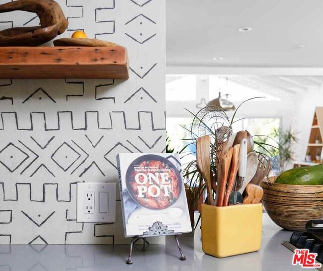 Building Photo - 30606 La Sonora Dr