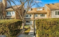 Building Photo - 227 Carriage Ct