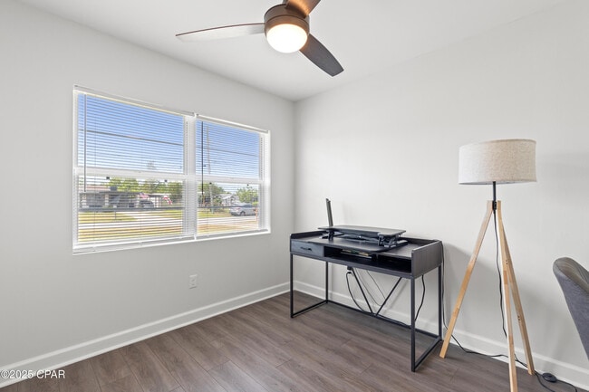 Building Photo - 1914 Clay Ave