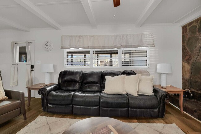 Building Photo - 115 Hale Loop