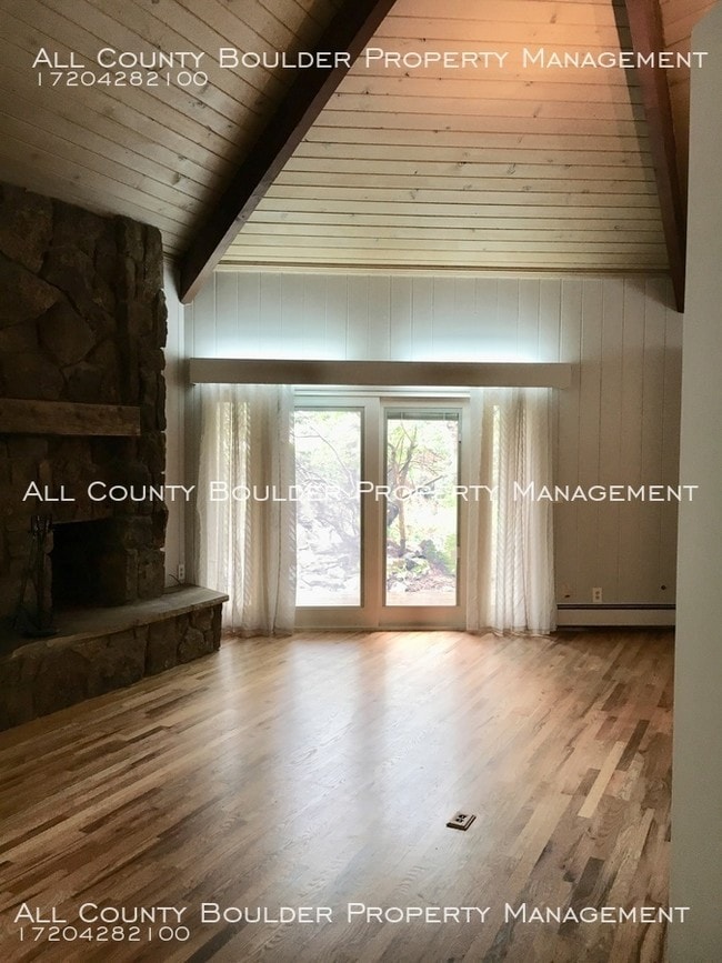 Building Photo - Renovated Lefthand Canyon Home