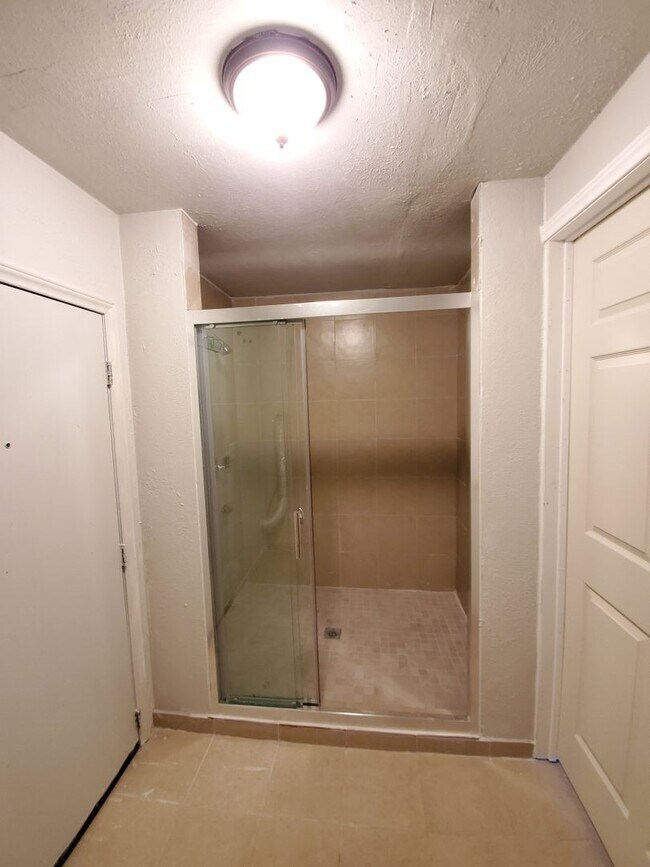 Building Photo - 3118 Leanne St