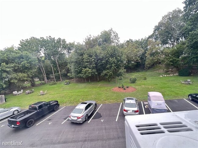 Building Photo - 6 Venice St