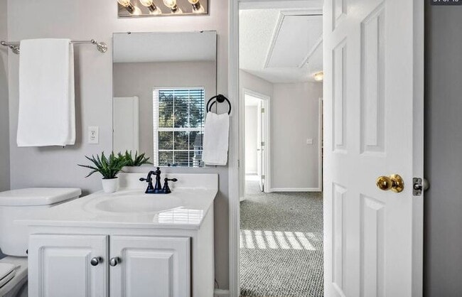 Building Photo - Remodeled home