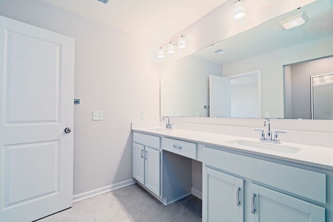 Building Photo - Modern Townhome in the Heart of Nexton