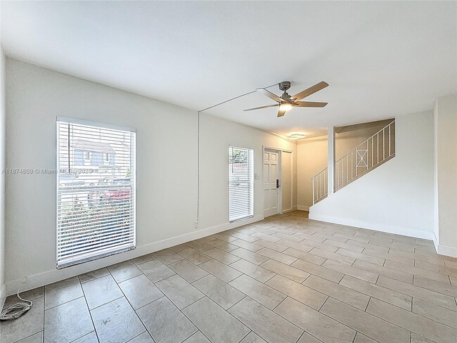 Building Photo - 1379 Seaview