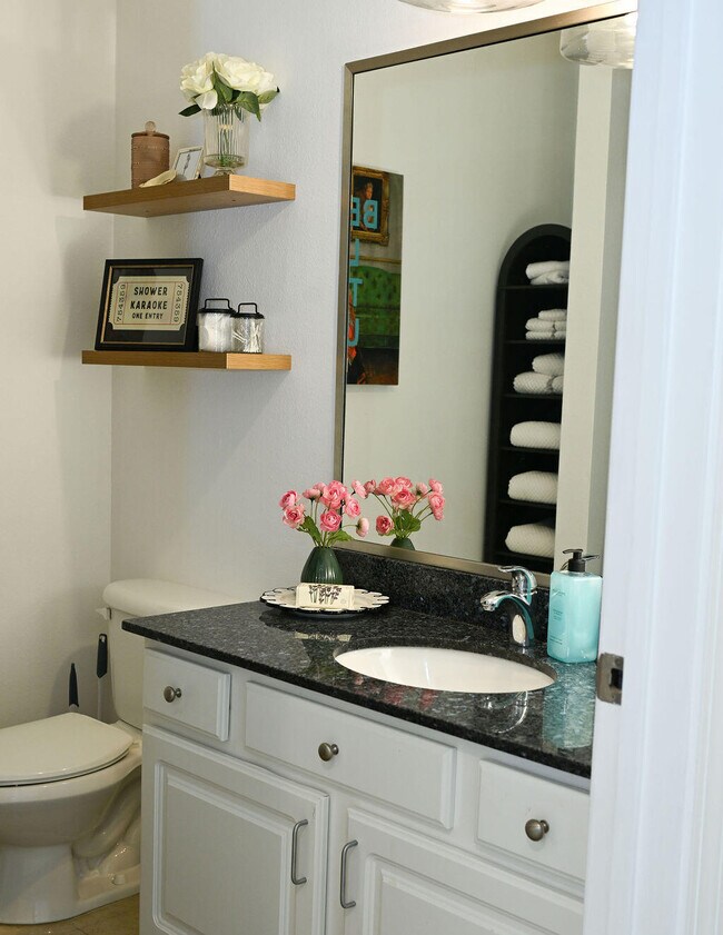 Building Photo - 90 Southaven Cir