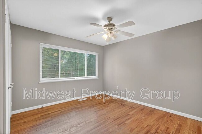 Building Photo - 4 Saratoga Ct