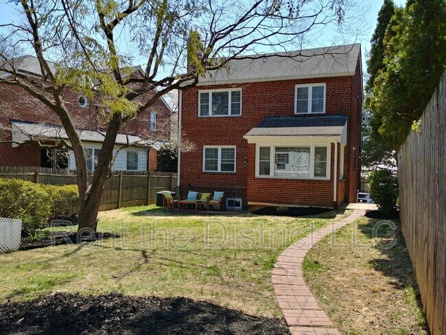 Building Photo - 4839 Yuma St NW