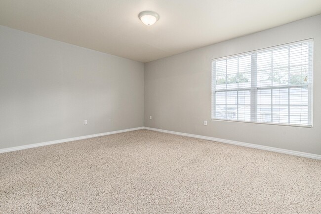 Building Photo - 100 Corwin Dr