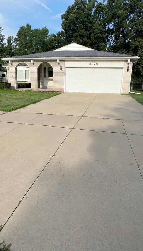 Primary Photo - 5975 Beaufort Dr