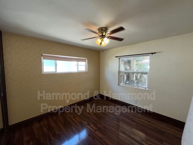Building Photo - 15358 Leadwell St