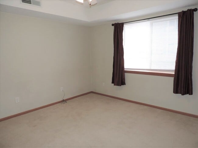 Building Photo - $1,150 | 2 Bedroom, 1 Bathroom Condo | Pet Friendly* | Available for July 30th, 2026 Move In!