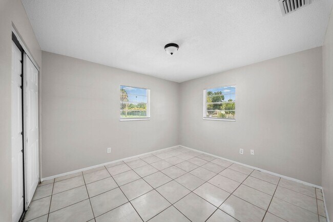 Building Photo - 464 Carolina Ave