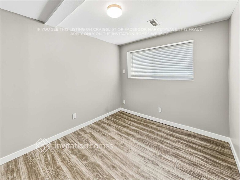 Building Photo - 2611 Castle Oaks Cir
