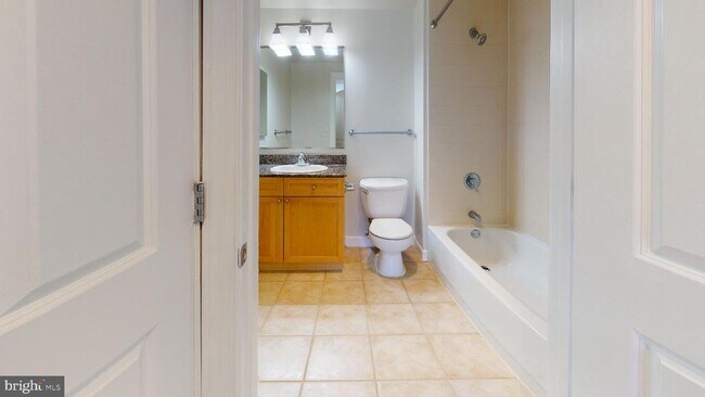 Building Photo - 777 7th St NW