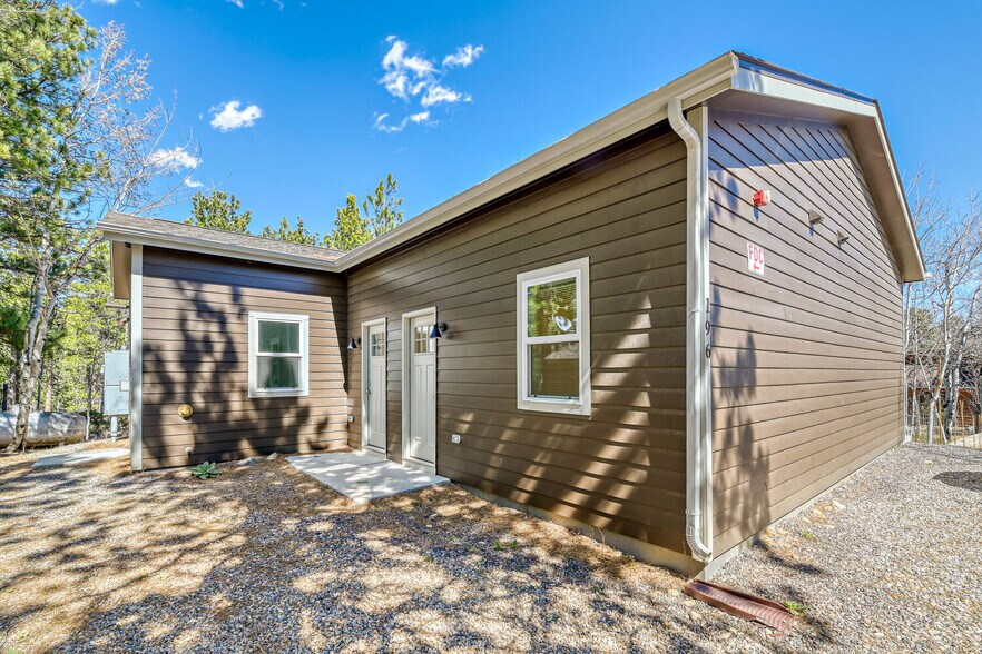 Building Photo - 196 S Caribou St