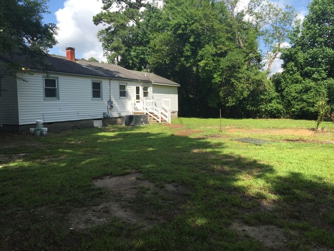 Building Photo - Beautiful Rancher To Rent On 2 Acres