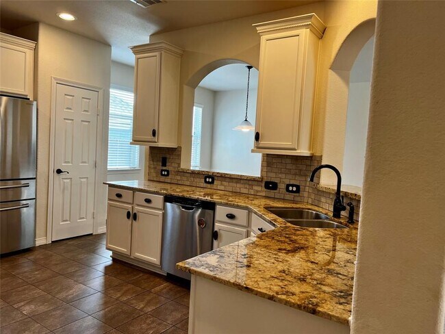 Building Photo - 8327 Quiet Bay Dr