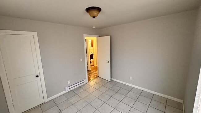 Building Photo - 2620 NE 19th St