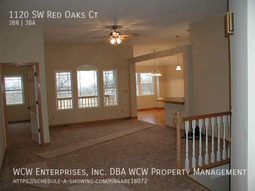 Building Photo - 1120 SW Red Oaks Ct