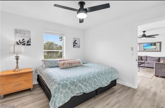 Building Photo - 1661 Coronado Rd