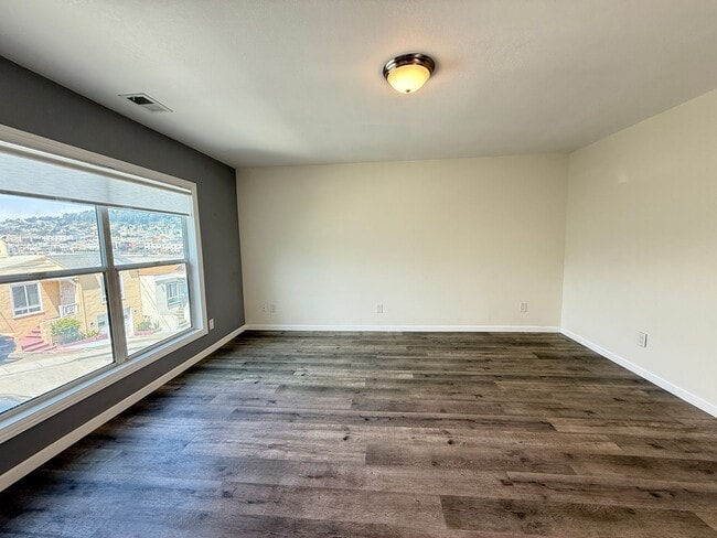 Building Photo - Mission Terrace Neighborhood Beauty-Charmi...