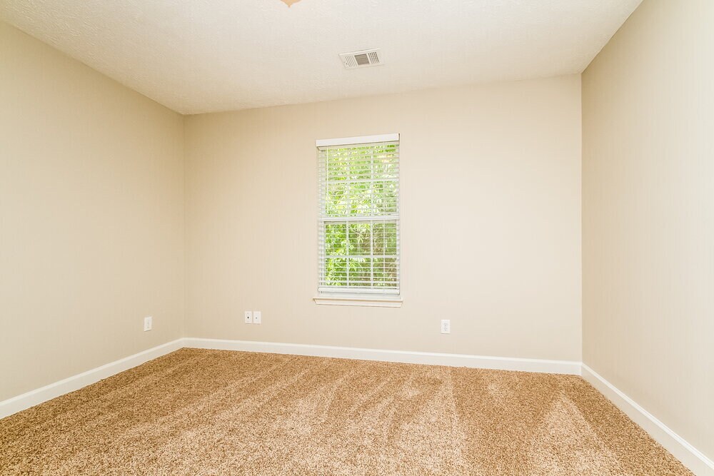 Building Photo - 1114 Poplar Hollow Dr