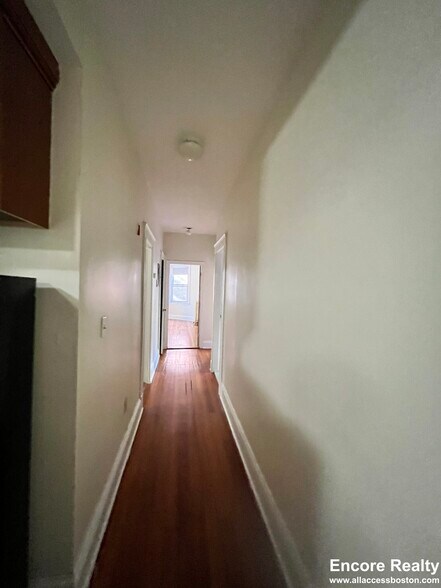 Building Photo - 1751 Beacon St