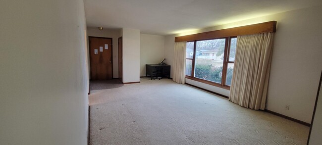 Building Photo - 421 Prentis Ave