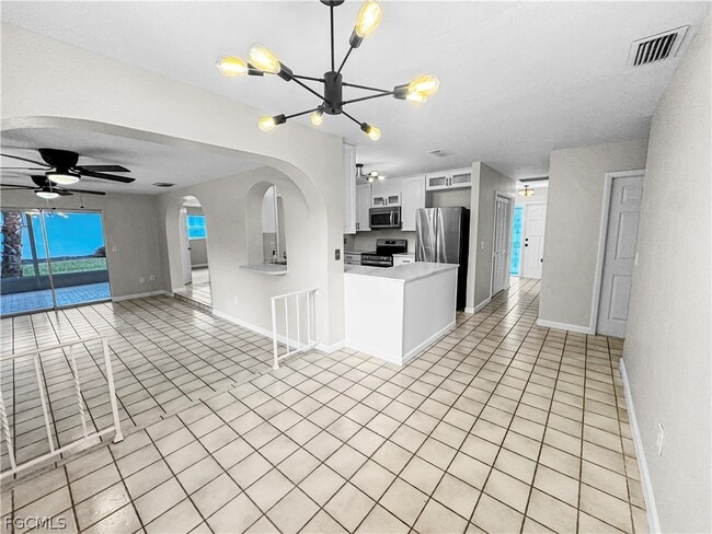 Building Photo - 206 SE 46th Ter