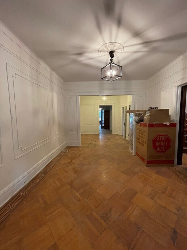 Building Photo - 555 Bay Ridge Pky