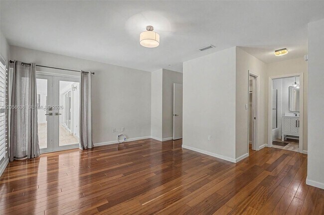 Building Photo - 15540 SW 82nd Ct