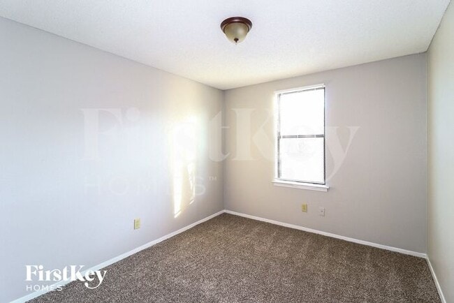 Building Photo - 5798 Jardin Pl