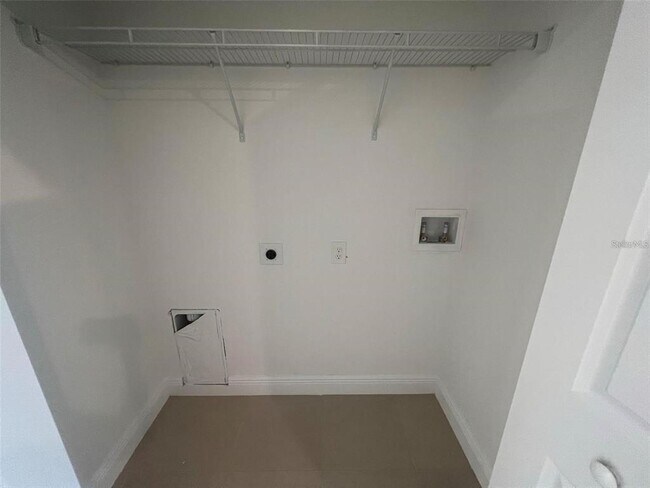 Building Photo - 16170 SW 33rd Ave Rd