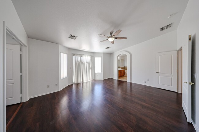 Building Photo - RV GATE! Lovely 4 bedroom, 3 bathroom home...