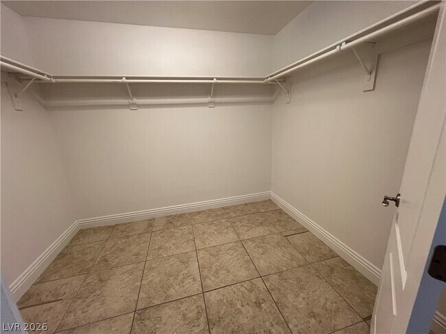 Building Photo - 9460 Glendora Valley St