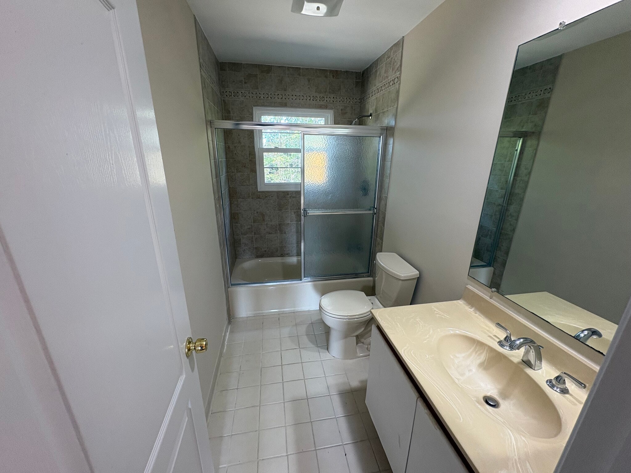 Building Photo - 7 Timber Ridge Dr