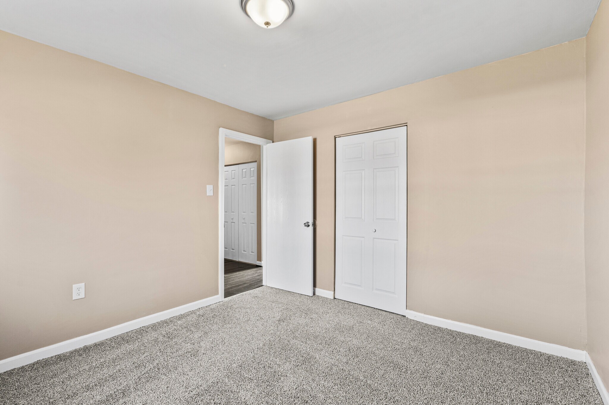 Building Photo - 3465 Alamosa Dr