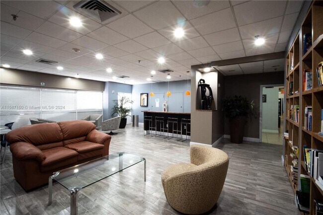 Building Photo - The Madison