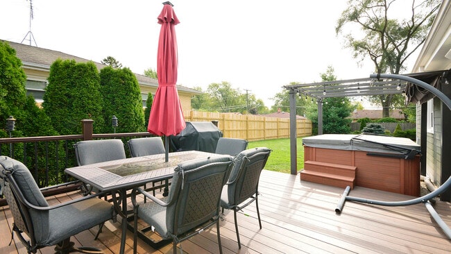 Building Photo - 407 Mors Ave