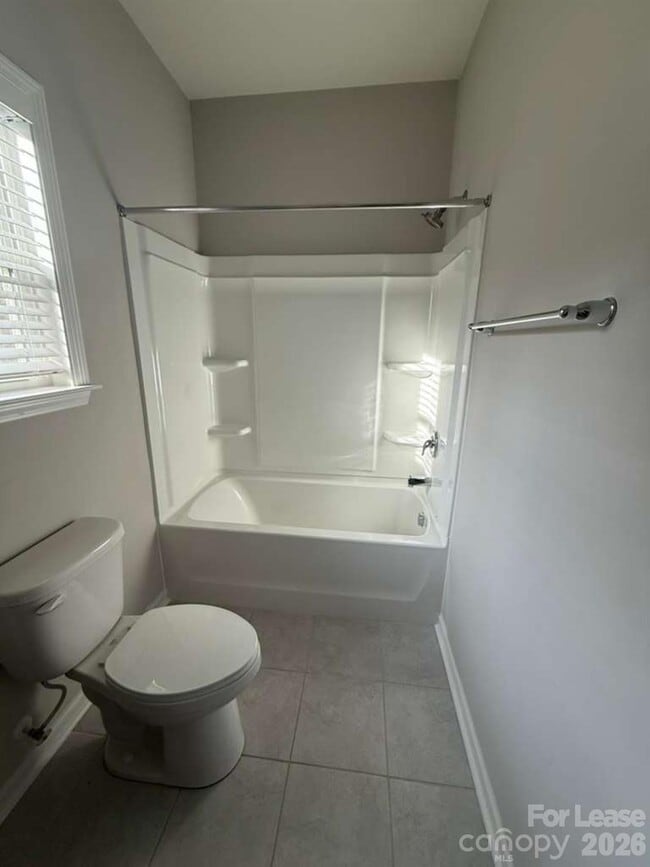 Building Photo - 2035 Beacon Ave